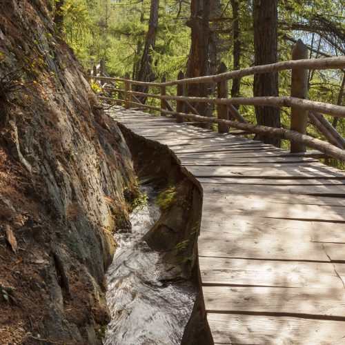 Suedtirol, Vinschgau, Mals, Waalweg, Oberer Waalweg, Waal, wandern, Wasser, Wasserlauf, Wasserkultur,